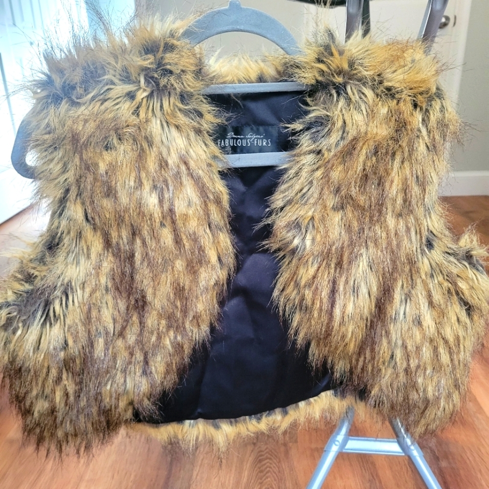 Cropped faux fur vest
